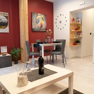 https://holidaydream-catania.taorminaitalyhotels.com